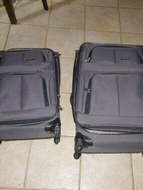 Leisure Brand 2 Large High-Capacity Rolling Suitcases Travel Luggage